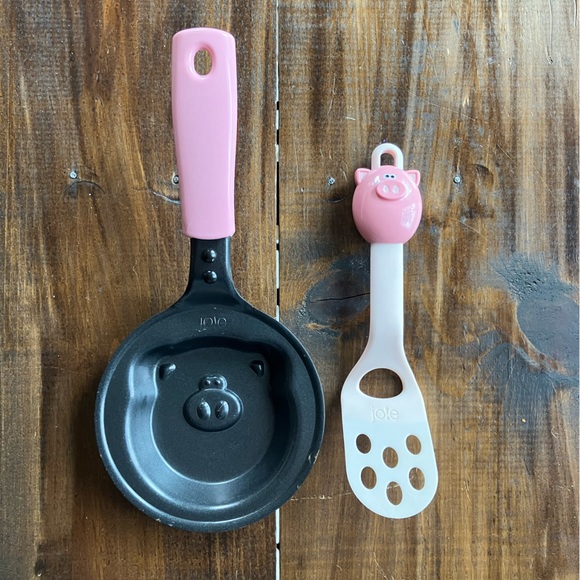 Joie Kitchen Joie Pig Mini Fry Pan And Pig Spatula Cute Little Pink Pig Kitchen Items Poshmark